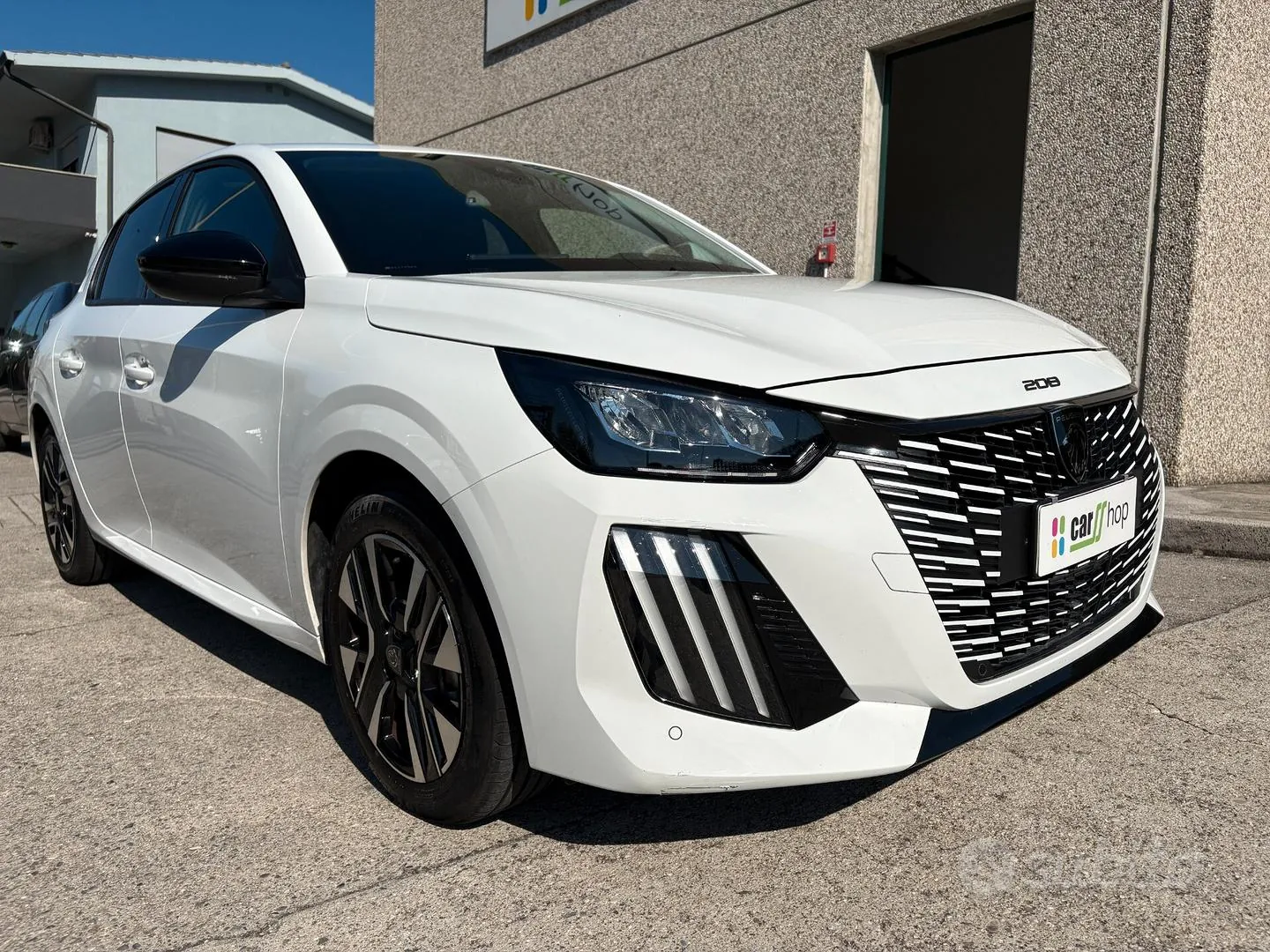 Peugeot 208 2024 photo 3