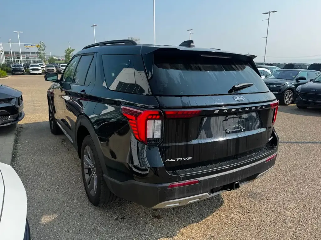 Ford Explorer 2025 photo 5