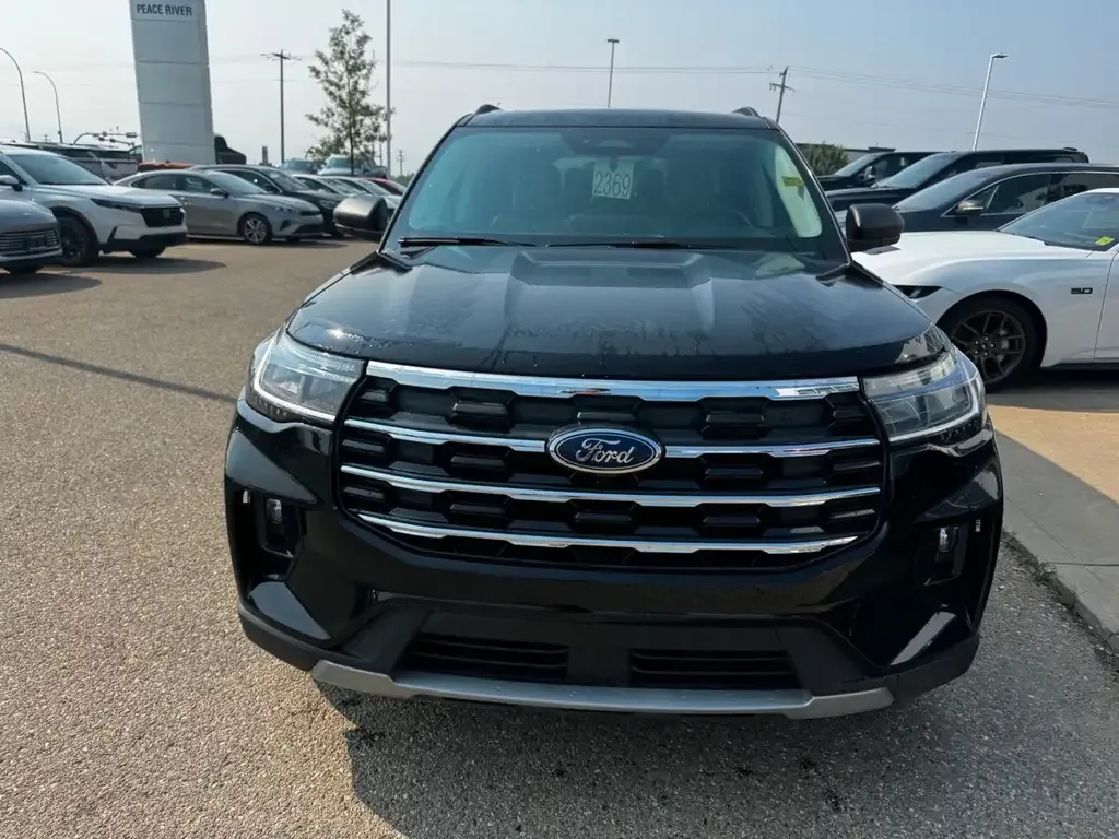 Ford Explorer 2025 photo 2