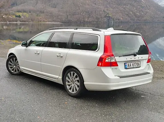Volvo V70 2012 photo 3