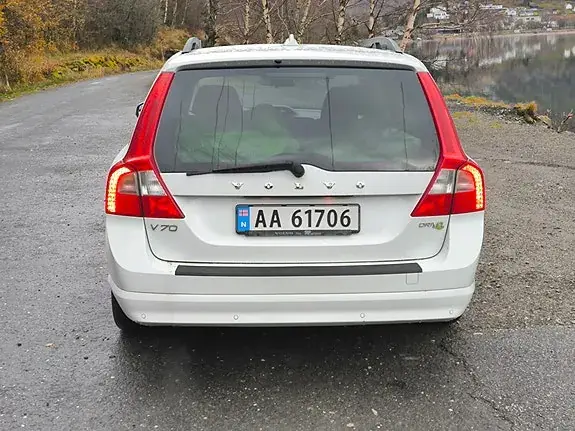 Volvo V70 2012 photo 4