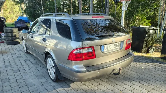 Saab 9-5 2004 photo 2