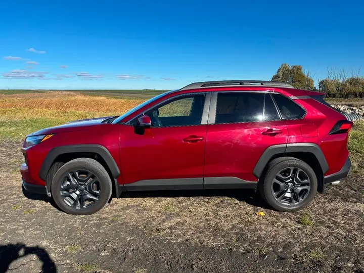 Toyota Rav4 2023 photo 2