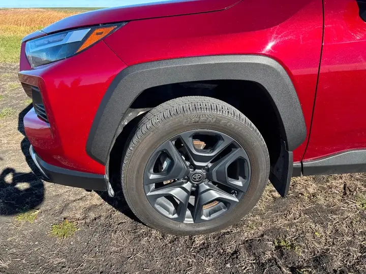 Toyota Rav4 2023 photo 4