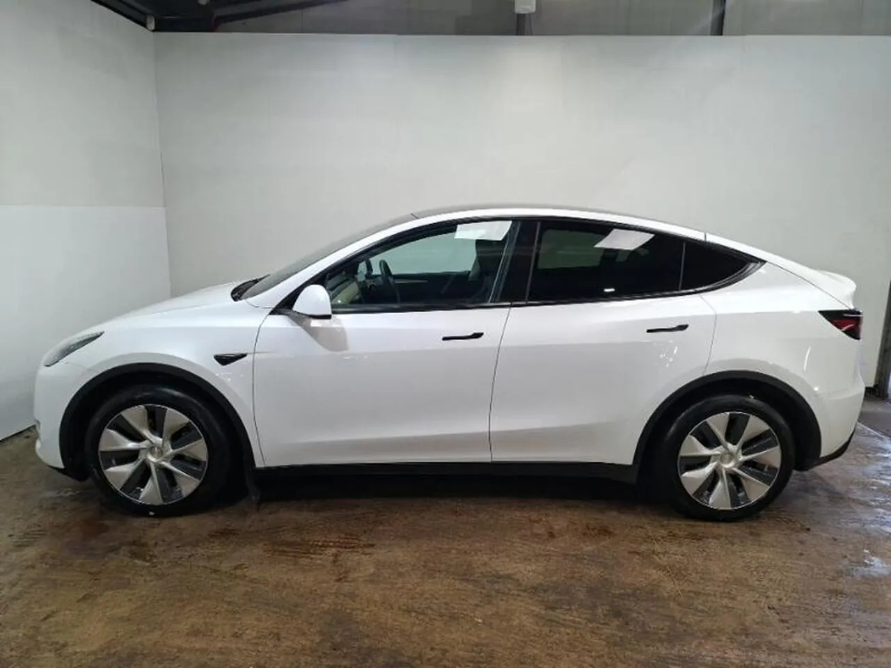 Tesla Model Y 2022 photo 4
