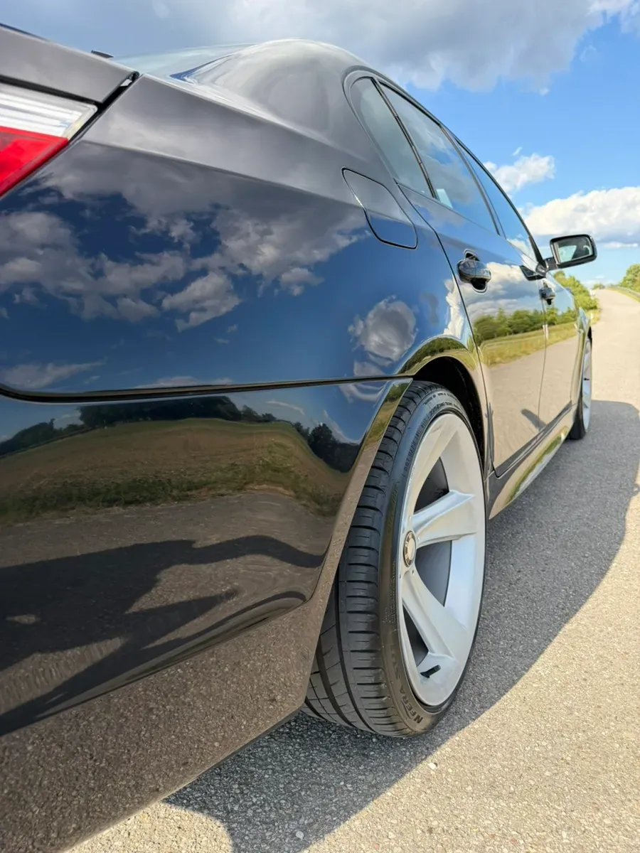 BMW 5 Series 2008 photo 3
