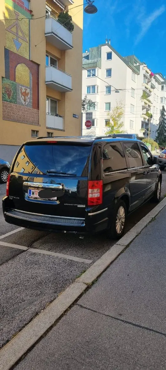 Chrysler Voyager 2009 photo 3