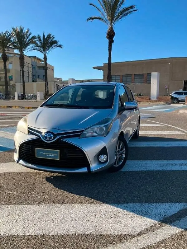 Toyota Yaris 2015 photo 3