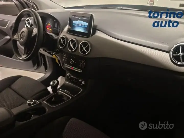 Mercedes-Benz B-Class 2017 photo 3