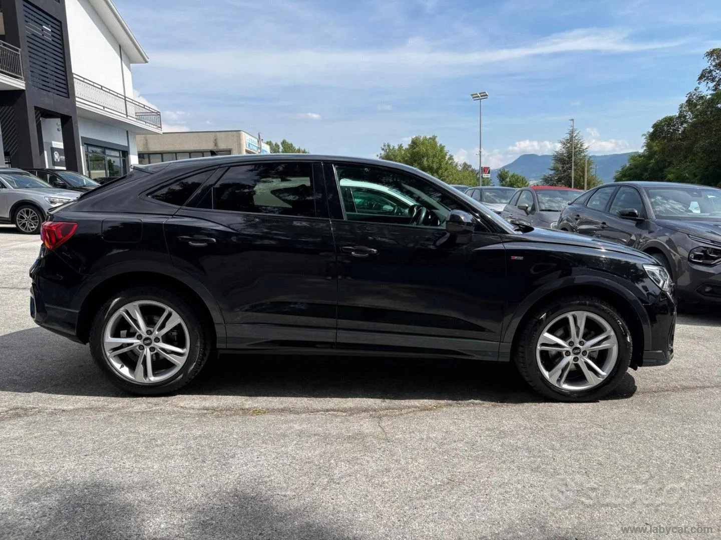 Audi Q3 2023 photo 4