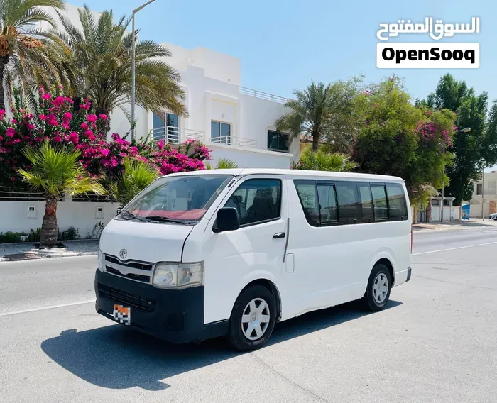 Toyota Hiace 2011 photo 4