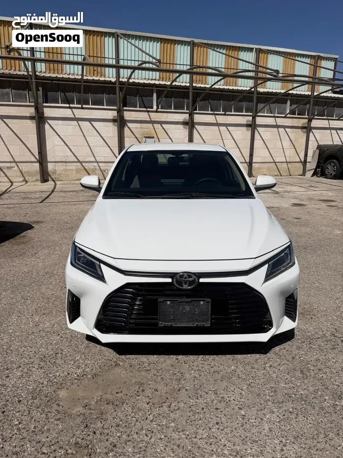 Toyota Yaris 2023 photo 2