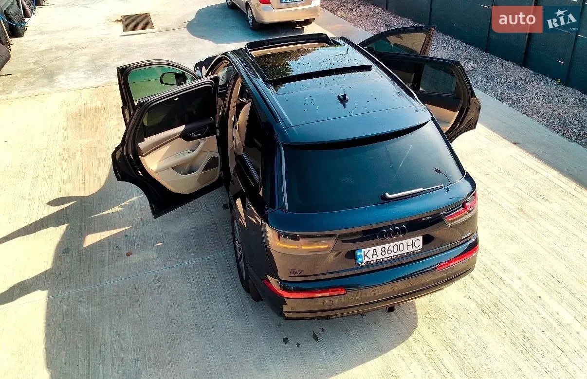 Audi Q7 2017 photo 3