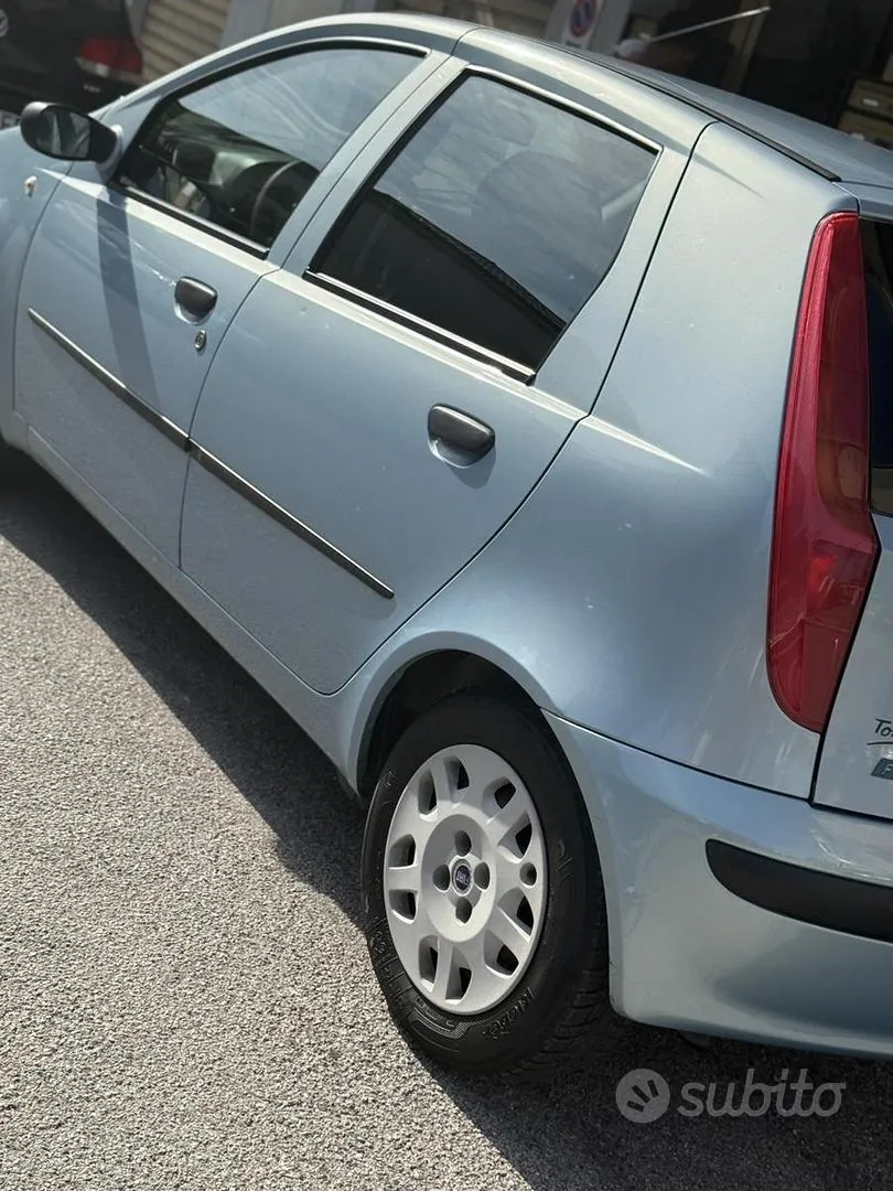 Fiat Punto 2000 photo 2