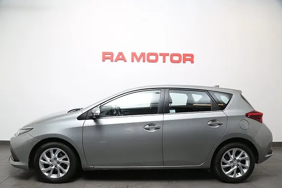 Toyota Auris 2016 photo 3