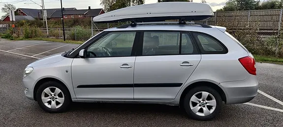 Skoda Fabia 2012 photo 2