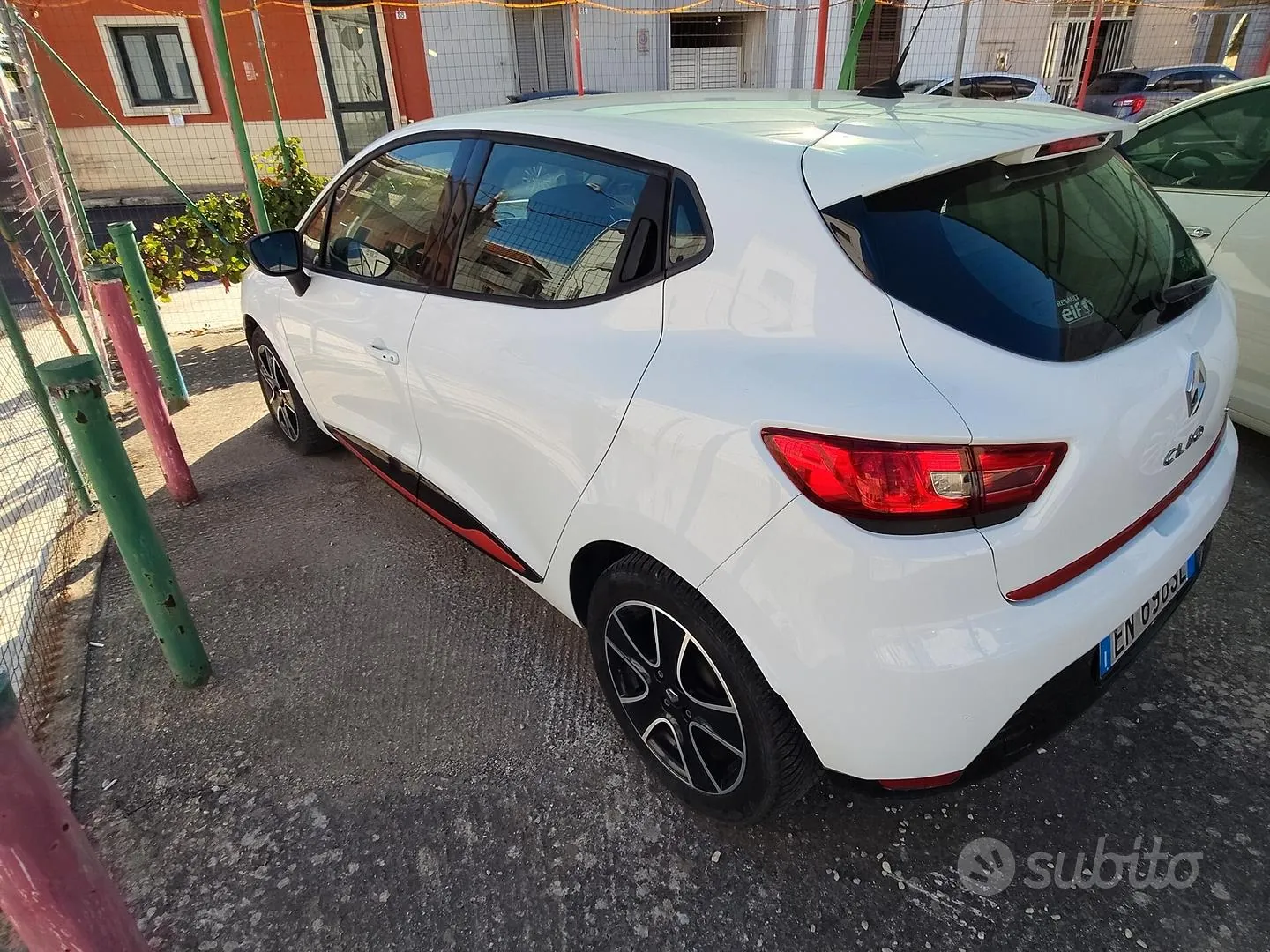 Renault Clio 2013 photo 2