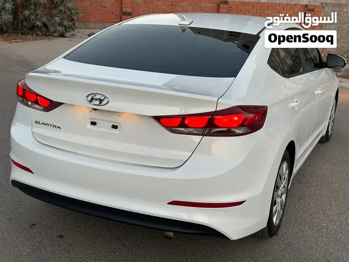 Hyundai Elantra 2018 photo 5
