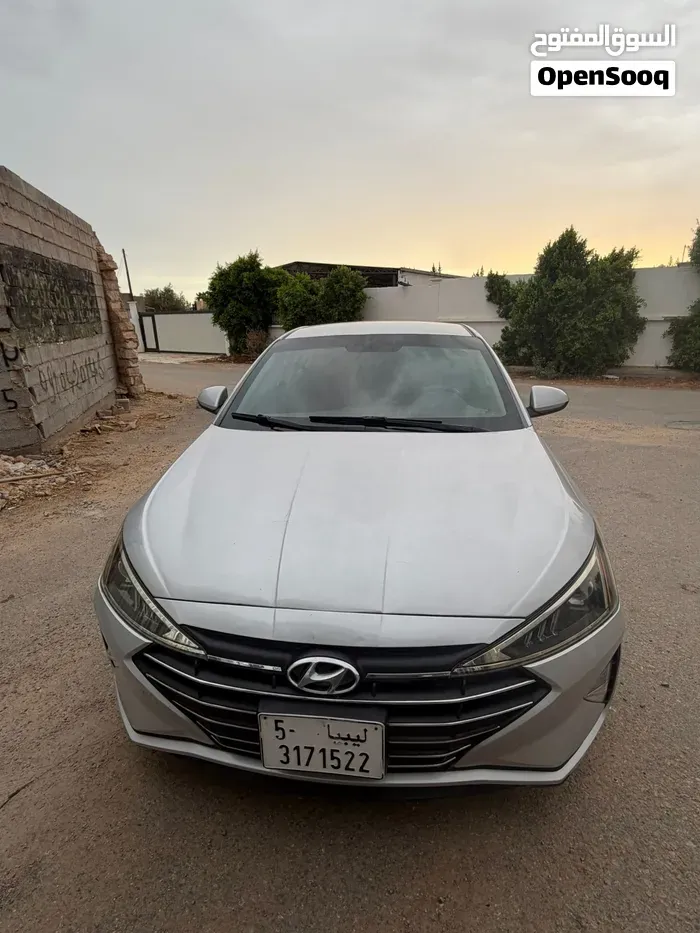Hyundai Elantra 2018 photo 3