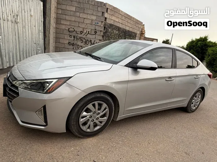 Hyundai Elantra 2018 photo 2