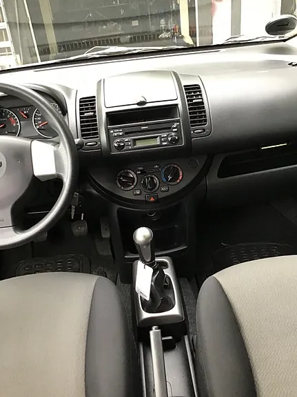 Nissan Note 2011 photo 5