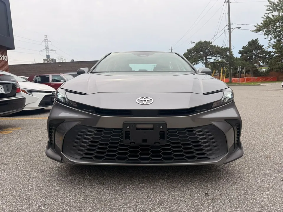 Toyota Camry 2026 photo 2
