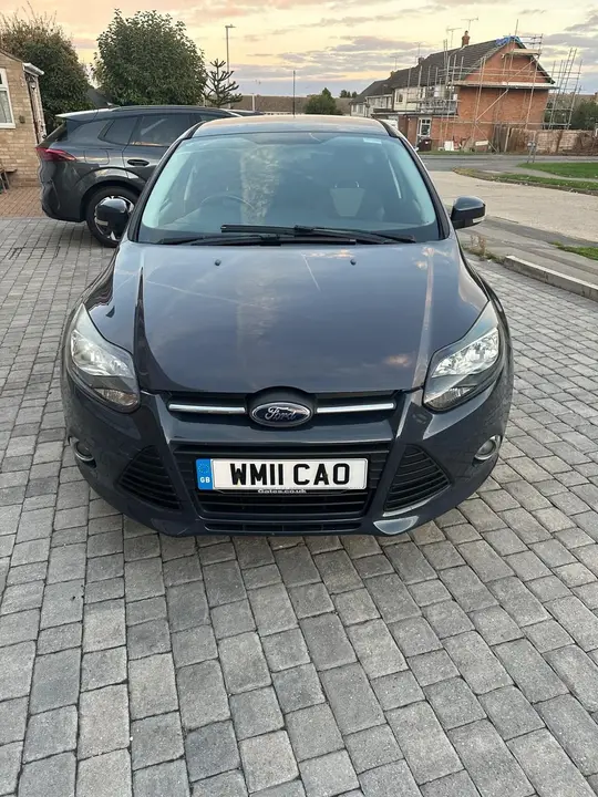 Ford Focus 2011 photo 2