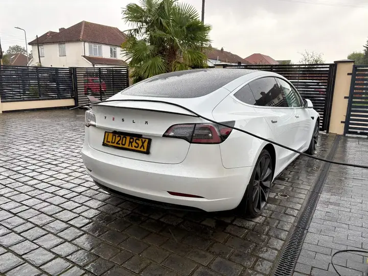Tesla Model 3 2020 photo 2