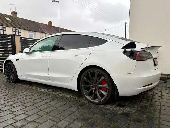 Tesla Model 3 2020 photo 3