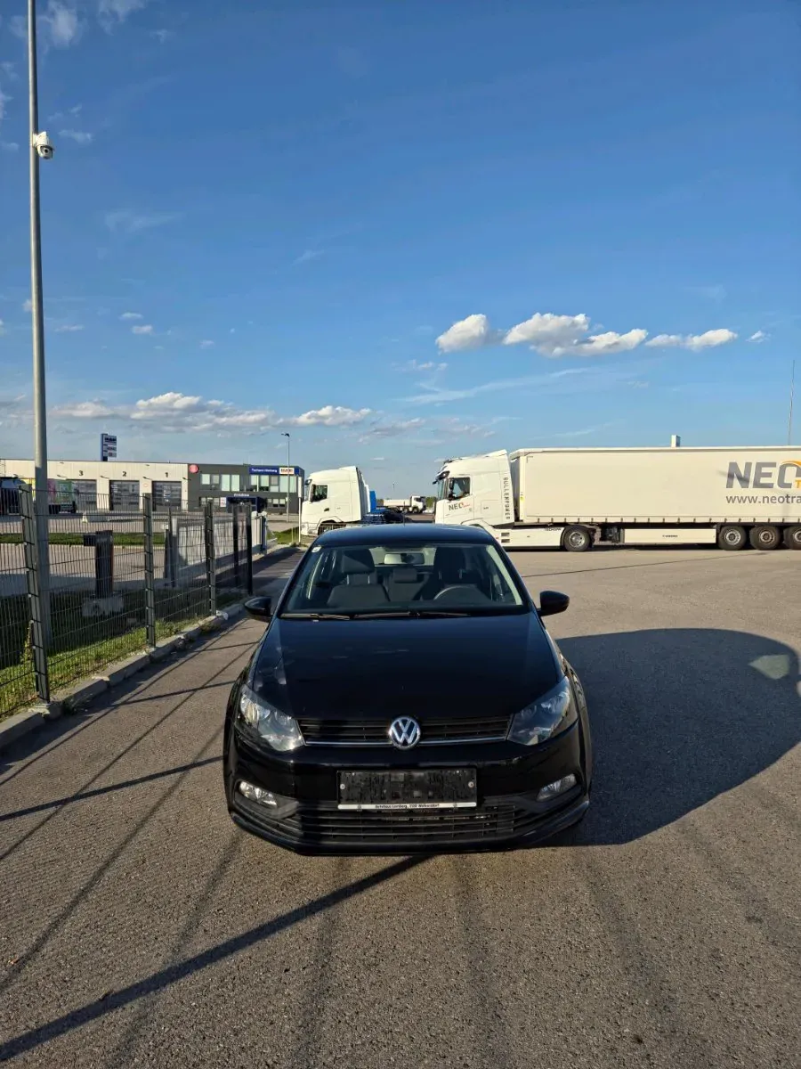 Volkswagen Polo 2014 photo 2
