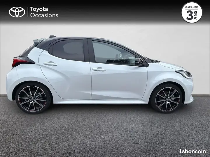 Toyota Yaris 2022 photo 4