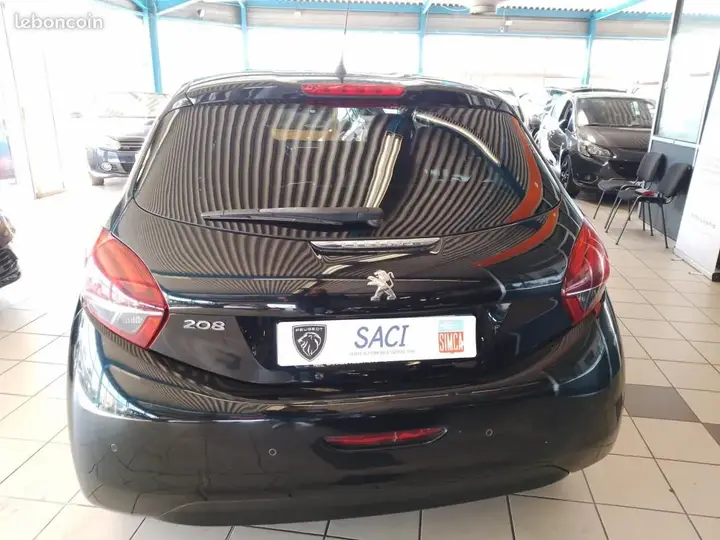 Peugeot 208 2015 photo 4