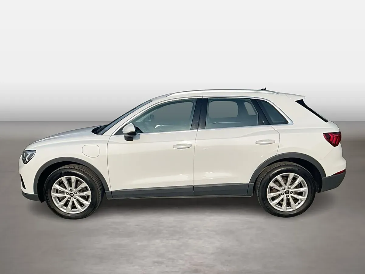 Audi Q3 2022 photo 2