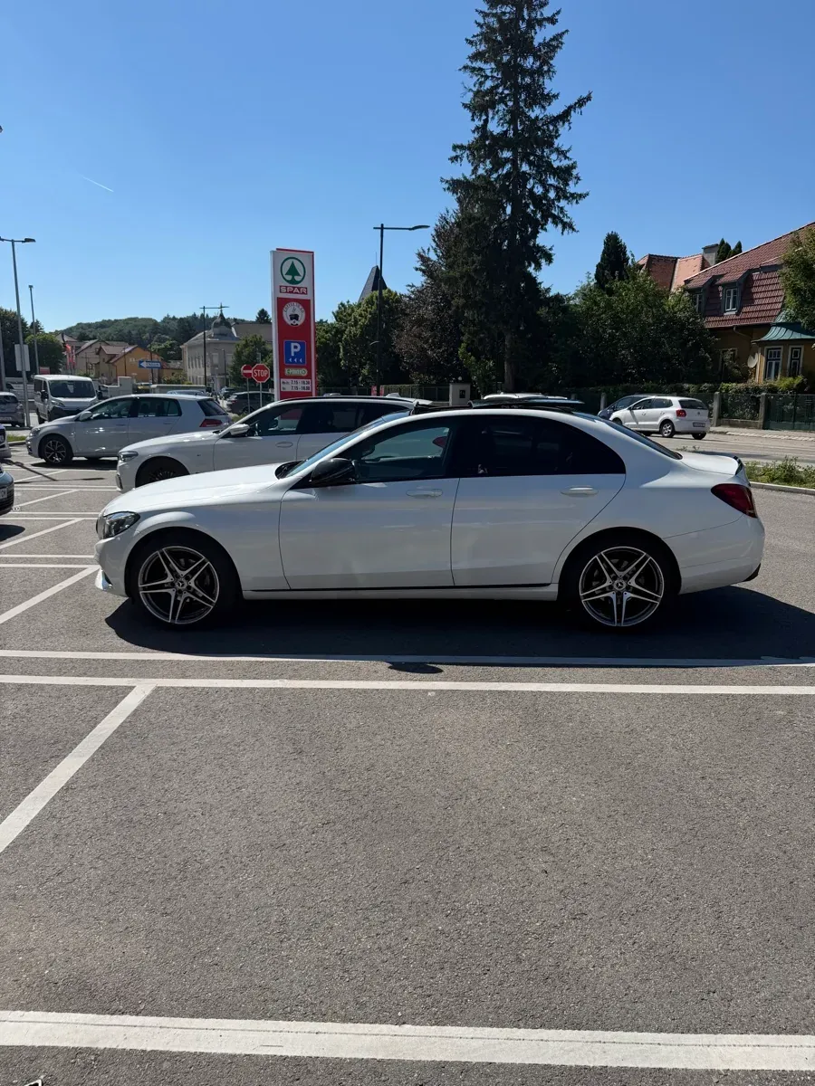 Mercedes-Benz C-Class 2017 photo 3