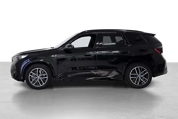 BMW Ix1 2025 photo 3