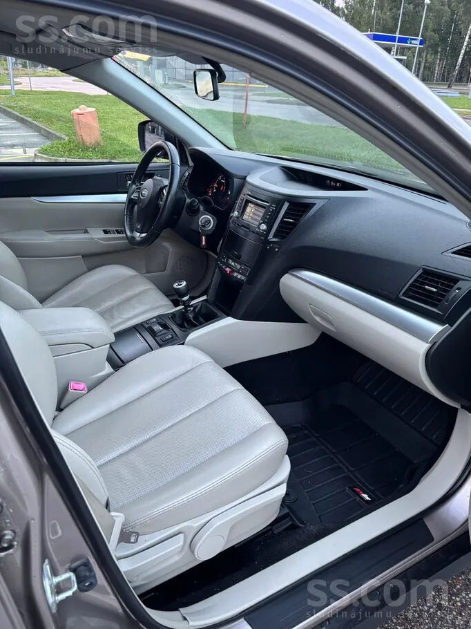Subaru Outback 2013 photo 3