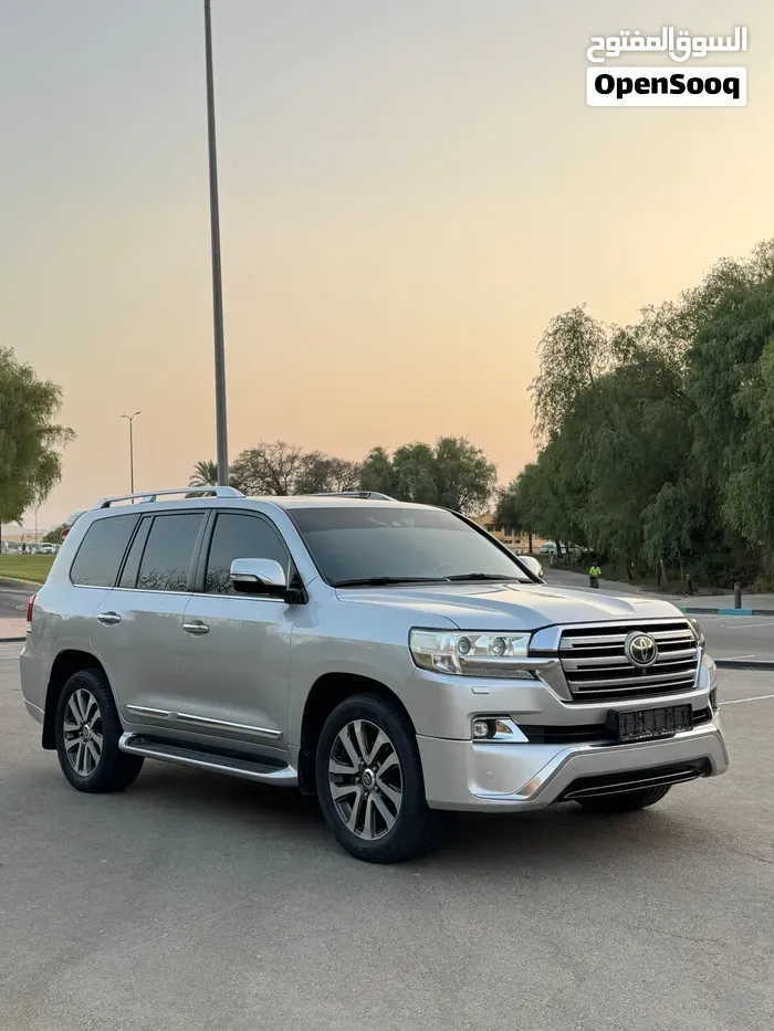 Toyota Land Cruiser 2016 photo 2