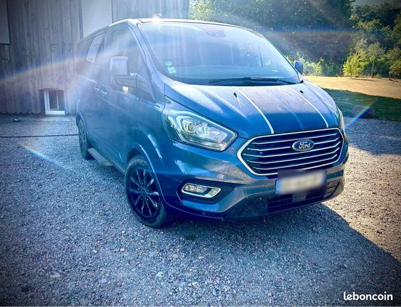 Ford Tourneo Custom 2023 photo 3
