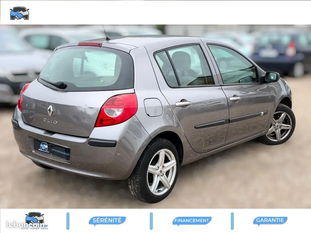 Renault Clio 2009 photo 4