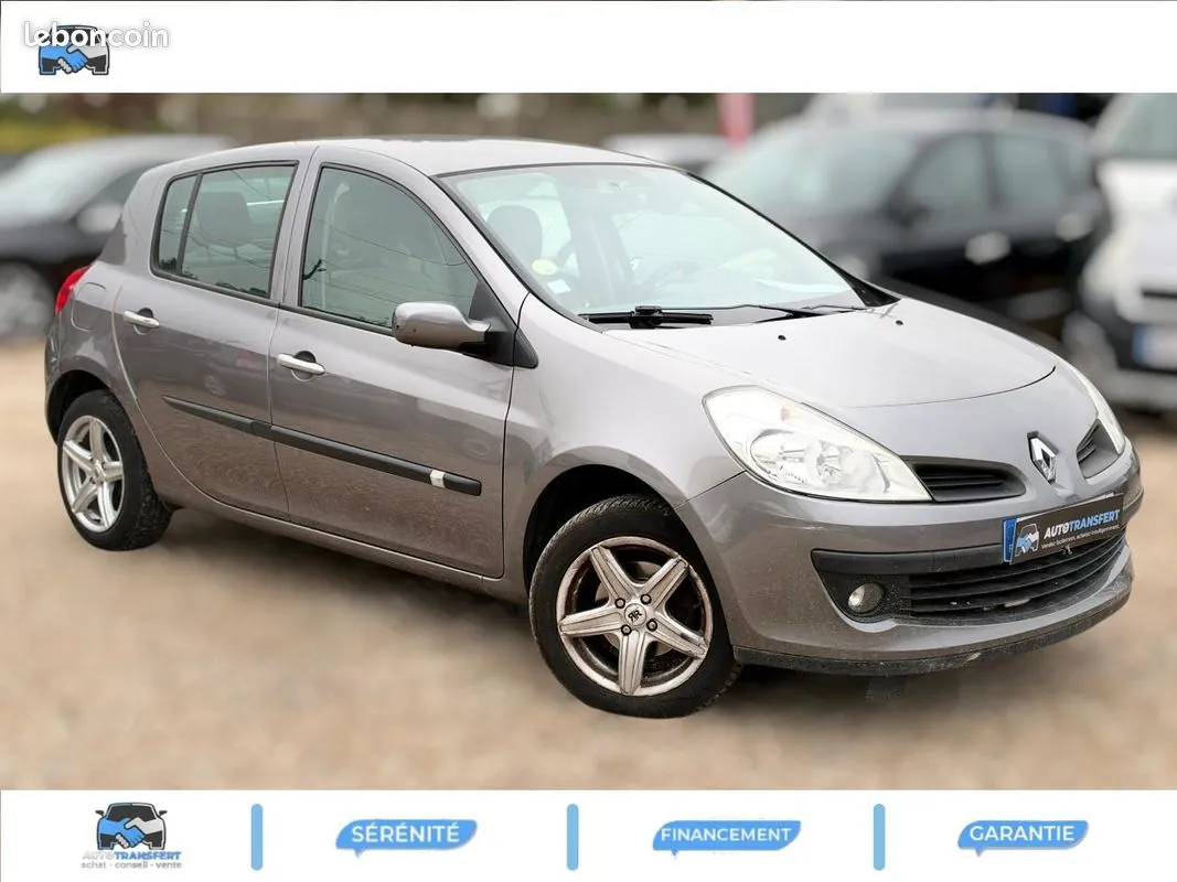 Renault Clio 2009 photo 2