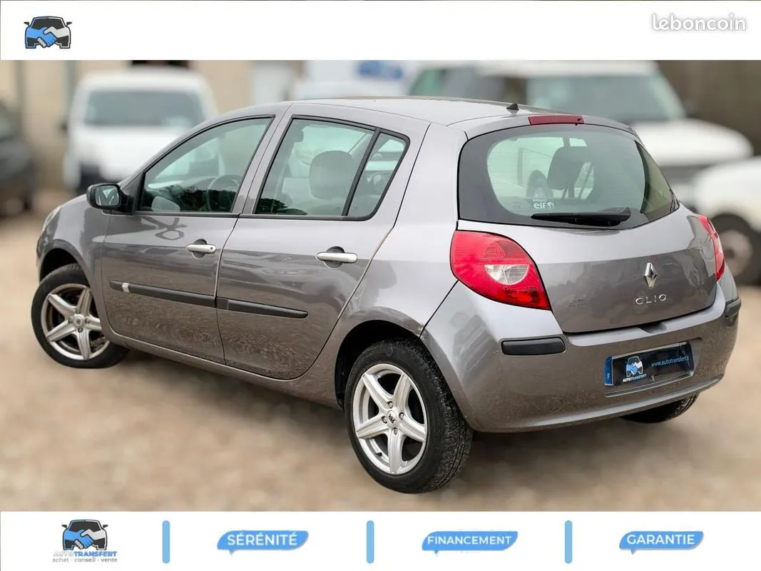 Renault Clio 2009 photo 3