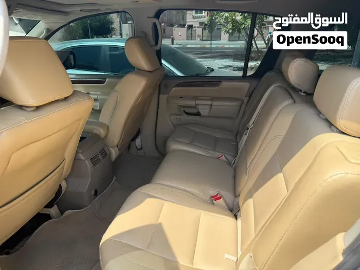 Nissan Armada 2010 photo 2