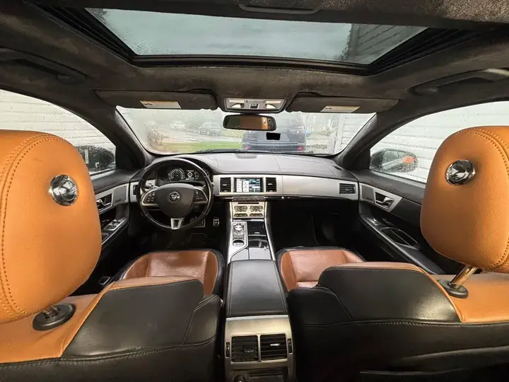 Jaguar Xf