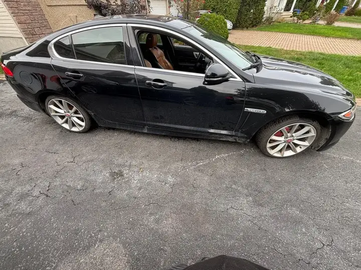 Jaguar Xf 2014 photo 5