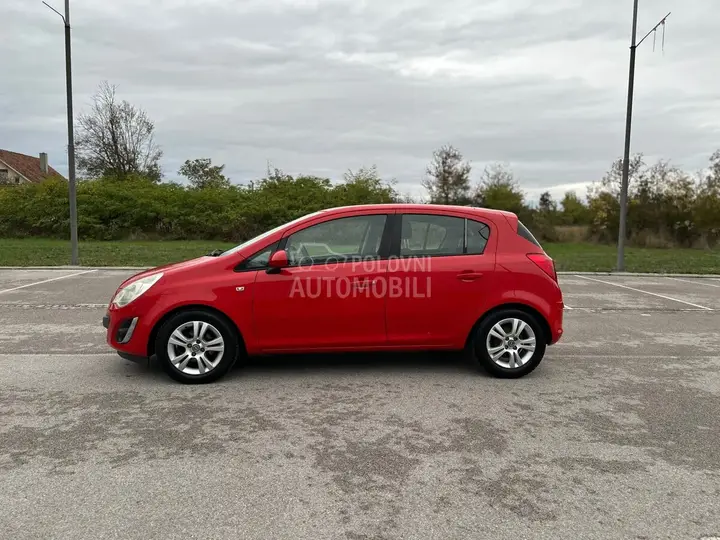 Opel Corsa D 2011 photo 3