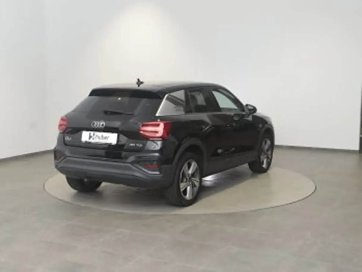 Audi Q2 2023 photo 2