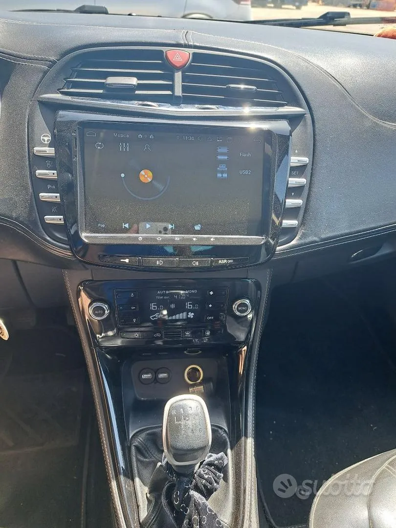 Lancia Delta 2012 photo 2