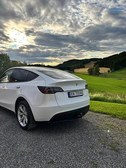 Tesla Model Y 2024 photo 5