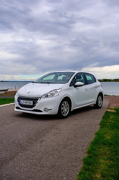 Peugeot 208 2012 photo 5