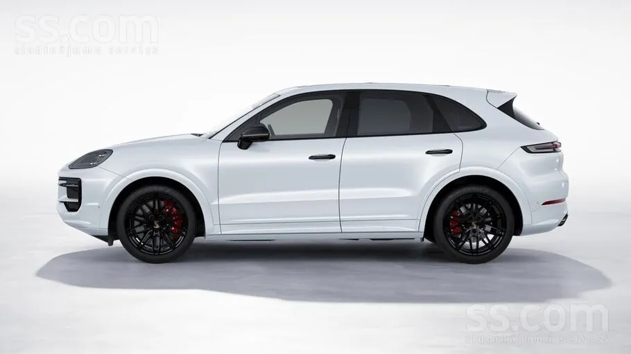 Porsche Cayenne 2023 photo 2